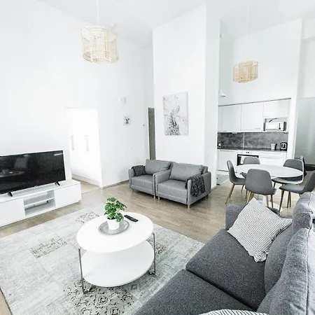 Huoneisto Sleepwell Malaga With Private Sauna And Parking